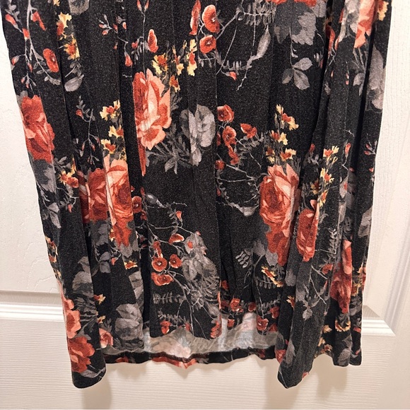 EUC Latched Mama Quarter Sleeve Nursing Midi Dress, Black Floral, Medium - Picture 5 of 8